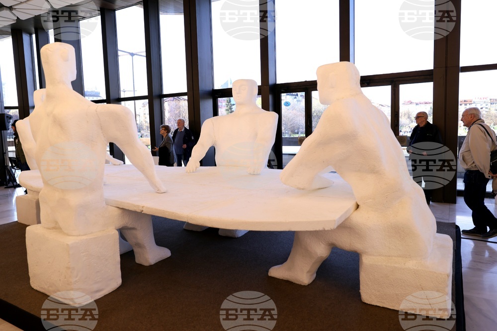 Изложба „Общуване“ на Павел Койчев - откриване