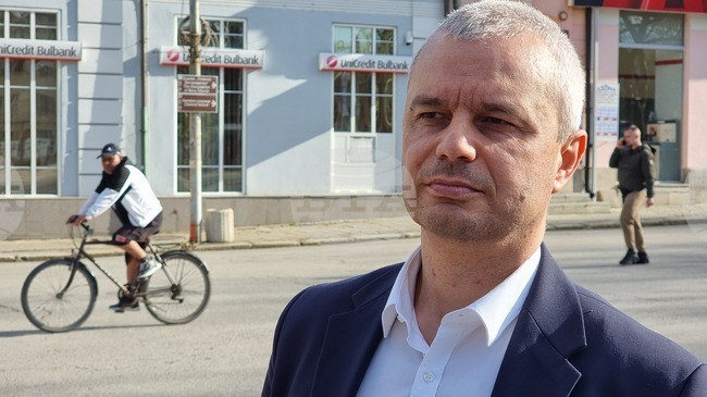 „Възраждане“ предлага нов политически модел, каза в Кюстендил лидерът на партията Костадин Костадинов