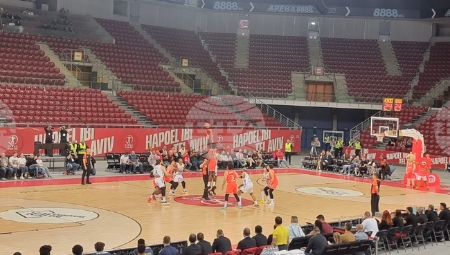 В София Апоел Тел Авив нанесе четвърта поредна загуба на Фенербахче в баскетболната Евролига