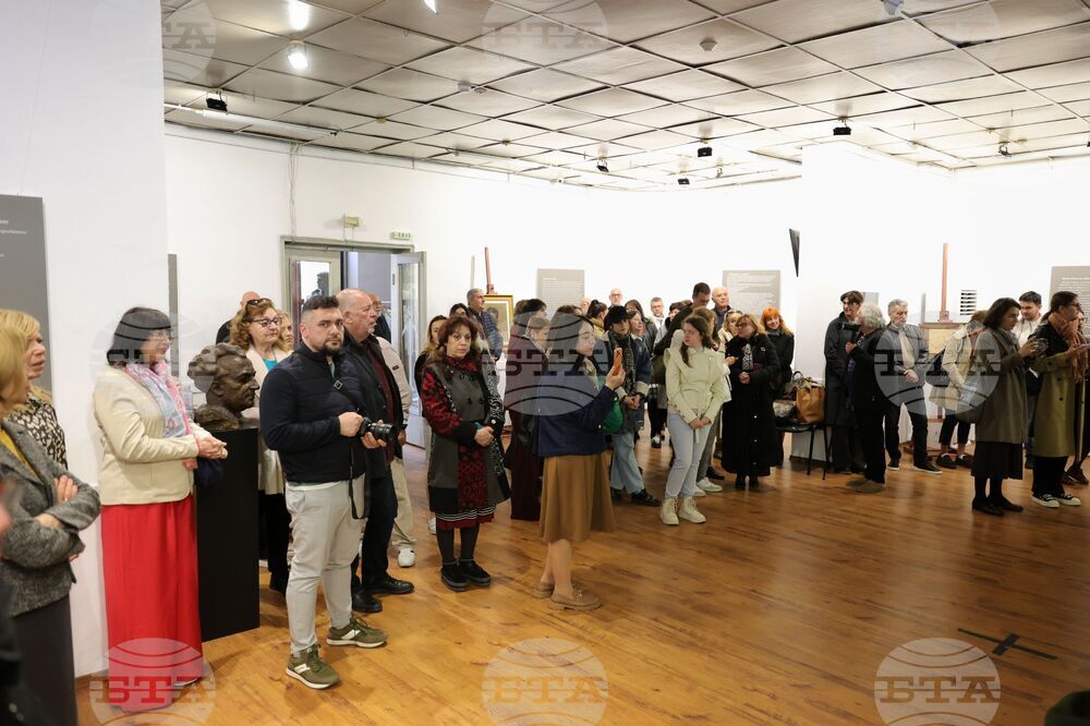 Бургас - Художествена галерия "Петко Задгорски" - 80 години от създаването