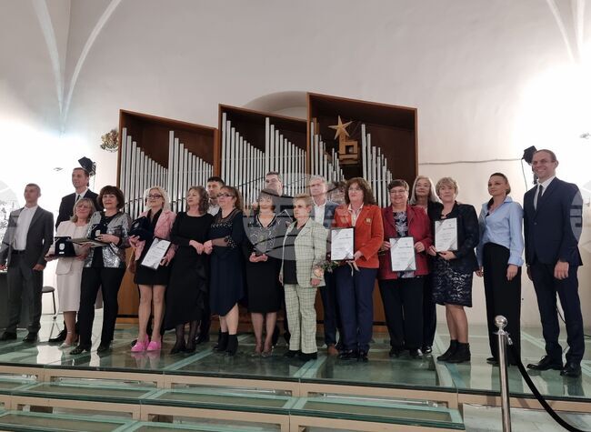 Община Ямбол отличи медици с принос за здравеопазването в града по повод Световния ден на здравето