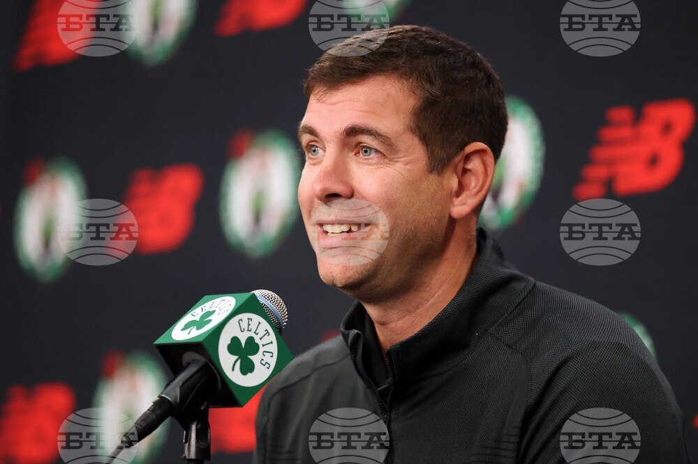 Президентът на баскетболните операции на Бостън Брад Стивънс е доволен от играта на отбора, но не желае да прави прогнози преди плейофите