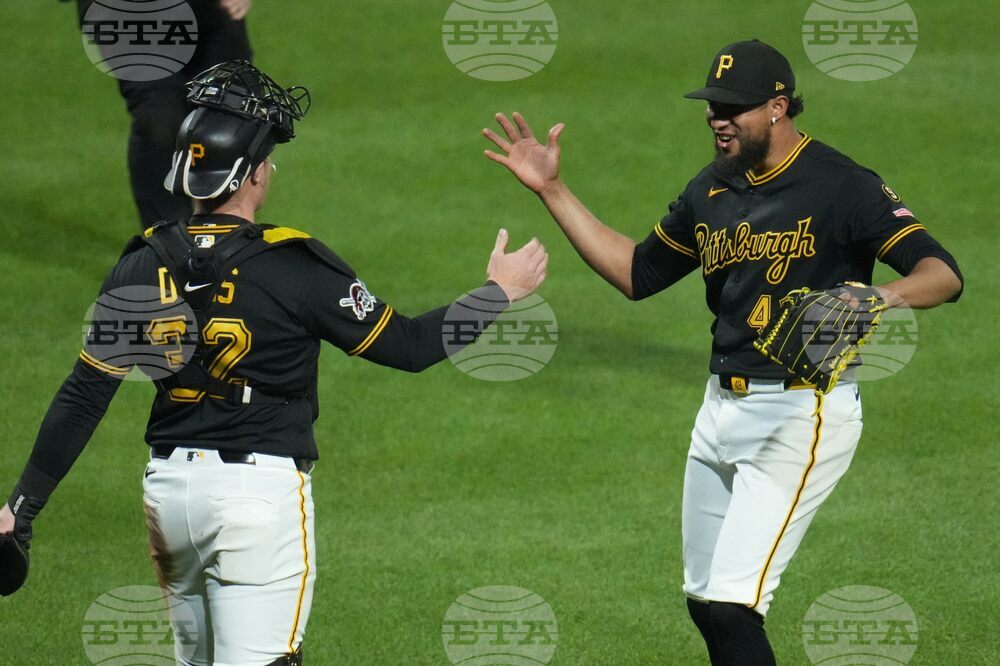 Padres Pirates Baseball