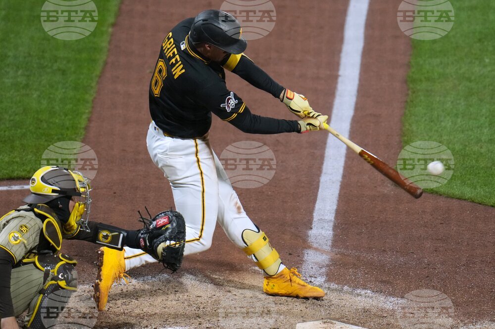 Padres Pirates Baseball