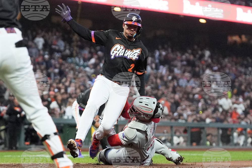 Phillies Giants Baseball