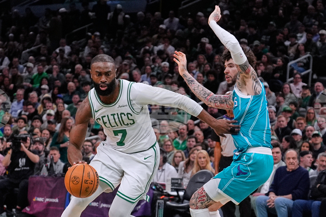 Джейлън Браун изведе Бостън до нов успех срещу Шарлът в НБА