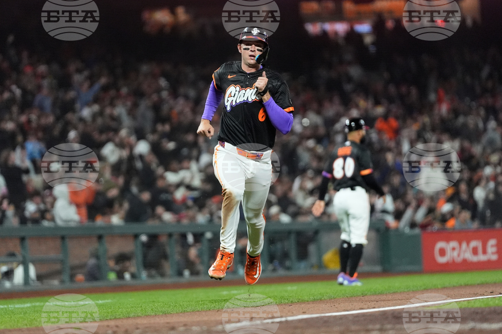 Phillies Giants Baseball