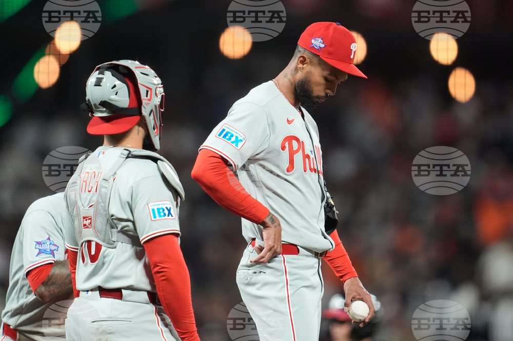 Phillies Giants Baseball