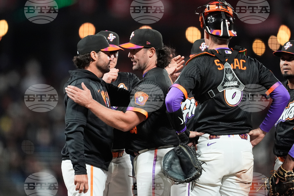 Phillies Giants Baseball