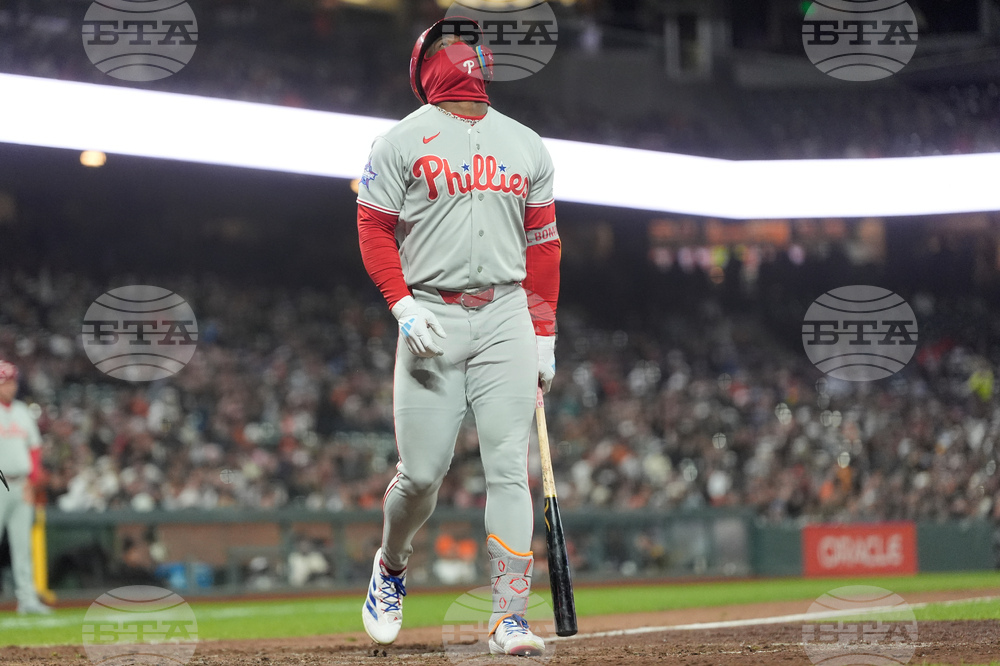 Phillies Giants Baseball