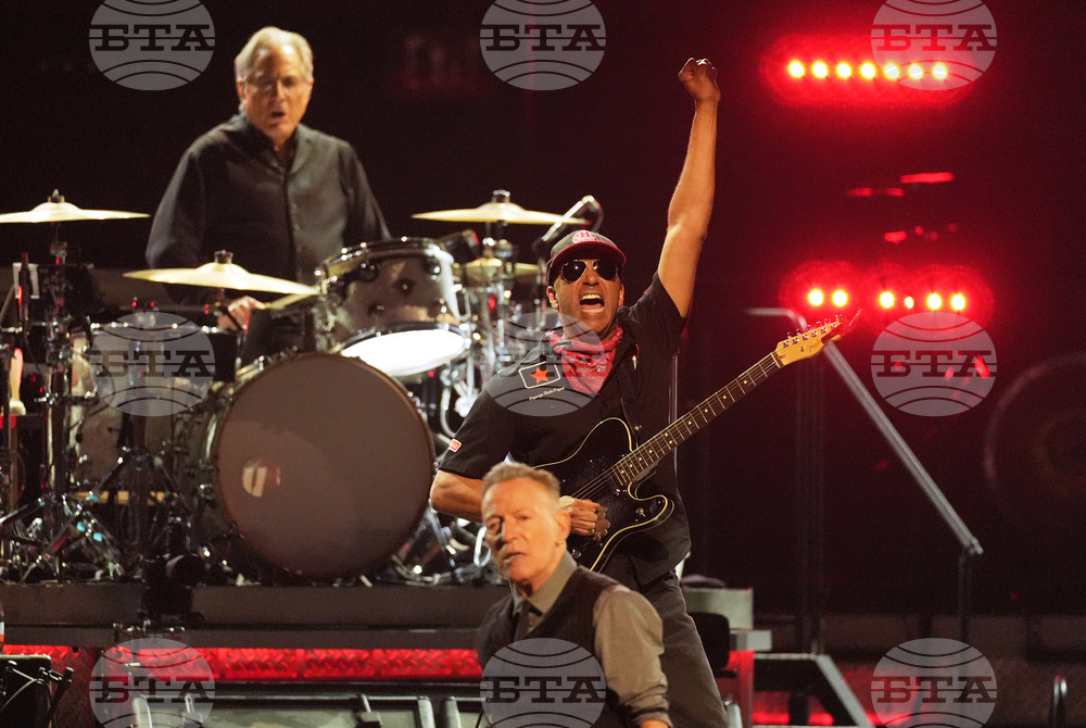 Bruce Springsteen in Concert - Inglewood, Calif.