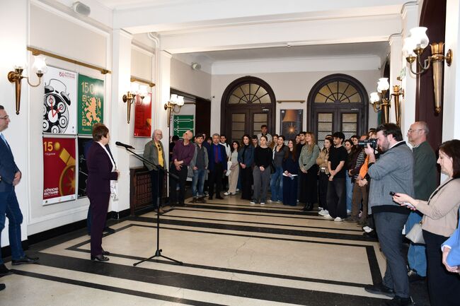 Плакати, създадени от студенти и посветени на 150-годишнината от Априлското въстание, са подредени в изложба в БАН