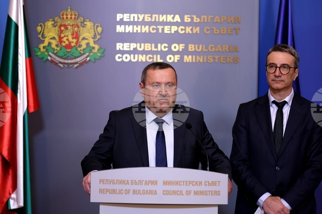 С наредбата за енергийна бедност се предлагат мерки за директна финансова подкрепа и политики за енергийна ефективност, каза Хасан Адемов