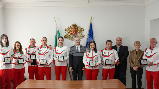 Министър Илиев награди медалистите от Европейското първенство по стрелба с лък