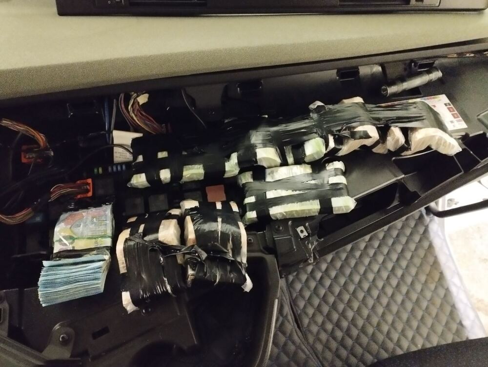 Undeclared EUR 101,900 Seized at Kapitan Andreevo Border Crossing