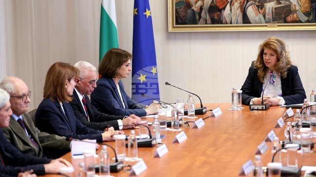 Забелязваме повишена активност при заявленията за гласуване по настоящ адрес, каза директорът на ГРАО Венцислав Христов