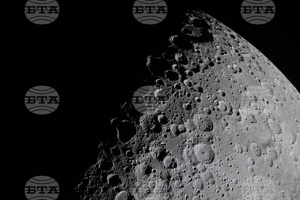 NASA Artemis Moonshot