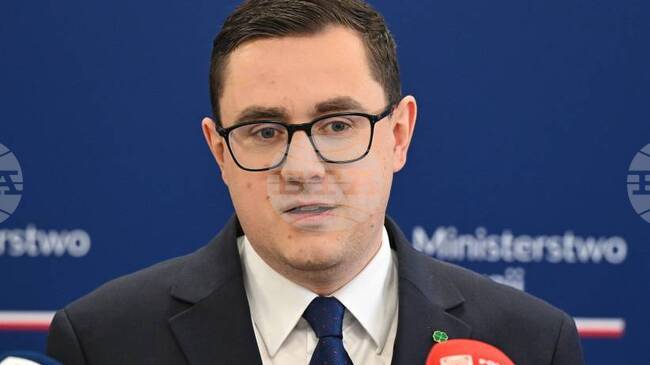 ПАП: Полша не отчита недостиг на реактивно гориво, заяви енергийният министър