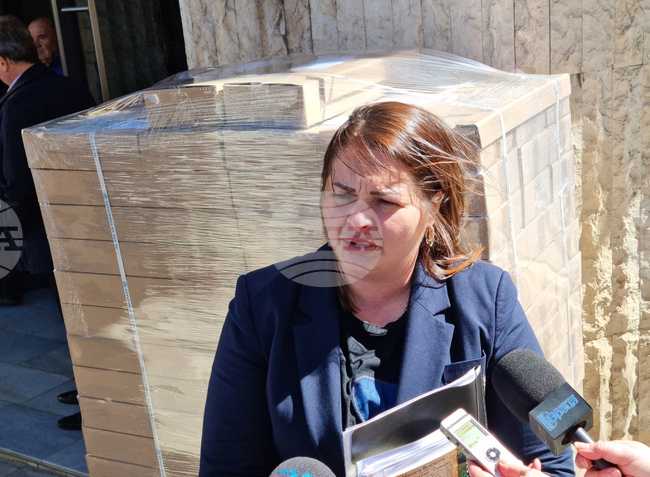 В Областна администрация - Враца пристигнаха бюлетините за гласуване на предсрочните парламентарни избори на 19 април