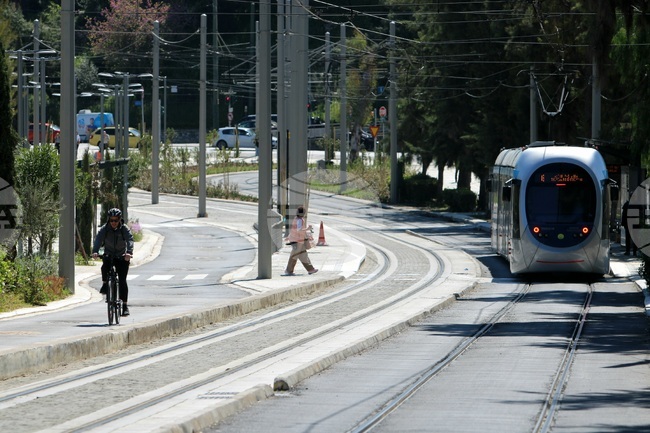 След ремонт, продължил шест години, пускат отново за движение ключова централна улица в Атина