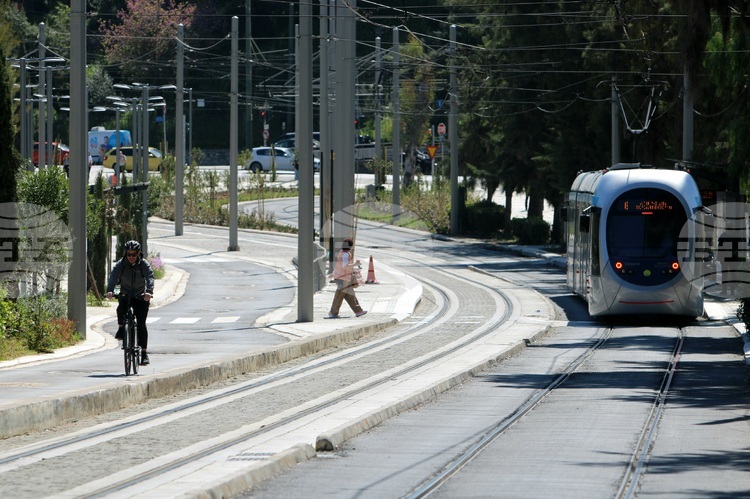 Greek Experts Question Positive Effects of Free Public Transport Reform