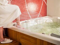 Кърджали - хотел „Главатарски хан“