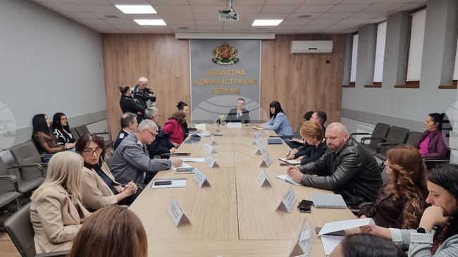 „Информационно обслужване“ ще следи работата на телефоните на СИК при отчитането на резултатите, съобщиха от дружеството на работна среща в Перник