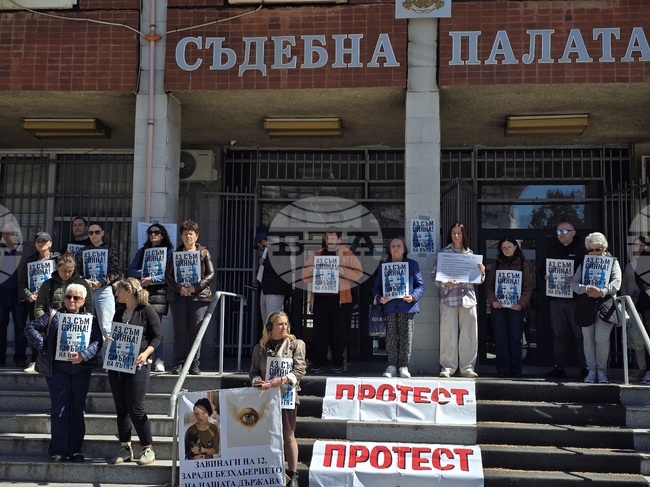 Няма да ползвам правото си на имунитет като кандидат за депутат, каза в Плевен лидерът на коалиция "Сияние" Николай Попов