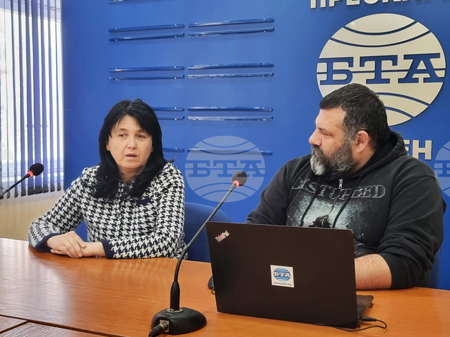 Българското общество има особен пиетет към светините от нашите националноосвободителни движения, каза в Шумен д-р Милена Георгиева