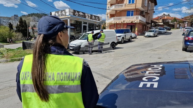 Задържани са двама мъже за агресия срещу полицейски служители в Старозагорско
