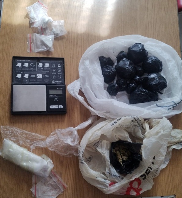 Четирима души са задържани за притежание на наркотици в област Монтана