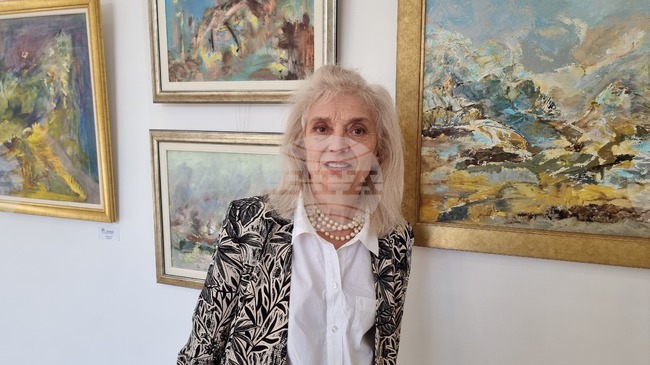 Столичният стоматолог и художник Мая Бисеркова откри своята четиринадесета самостоятелна изложба в Перник, озаглавена „Слънчев ден“