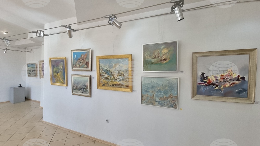 Перник - "Слънчев ден" - изложба на Мая Бисеркова