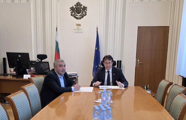 ОА Кърджали: Заместник областният управител Гюрай Сюлейман посети на 7 април министъра на транспорта Корман Исмаилов