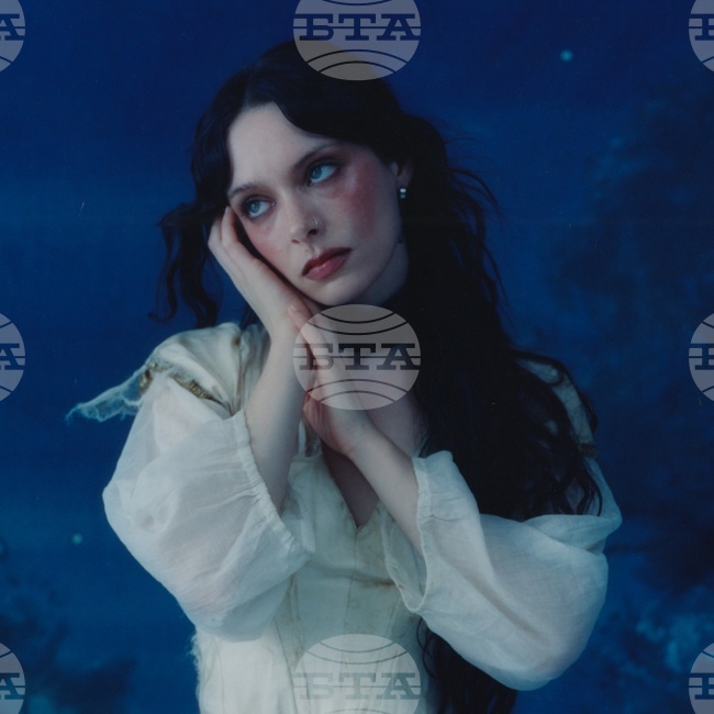 Music Review - Holly Humberstone