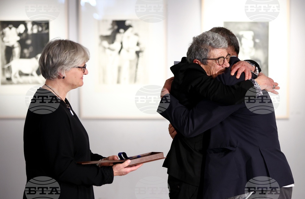 Зелма Алмалех - Национална художествена академия - награждаване