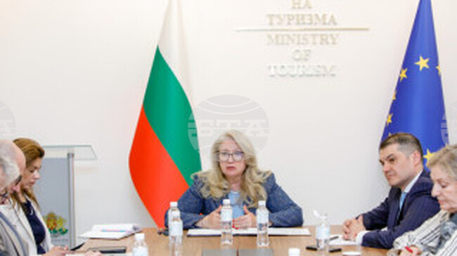 Министър Ирена Георгиева обсъди с работодателите мерки в подкрепа на туристическия сектор