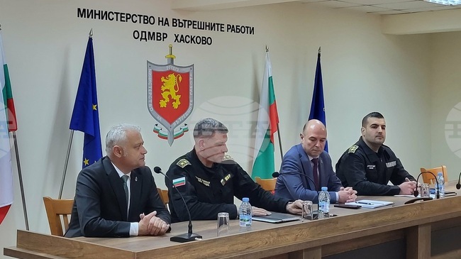 Няма непроверен сигнал или факт за изборни нарушения, каза служебният вътрешен министър Емил Дечев на работна среща в Хасково 