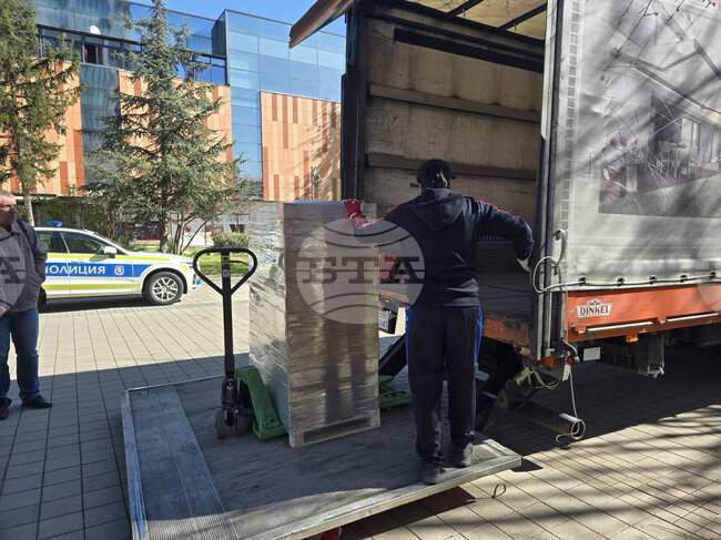 В Областната администрация в Ловеч пристигнаха бюлетините за предсрочния вот на 19 април