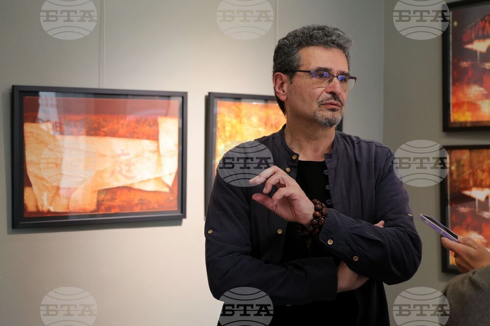 Бургас - Петър Лазаров - изложба - представяне на книга