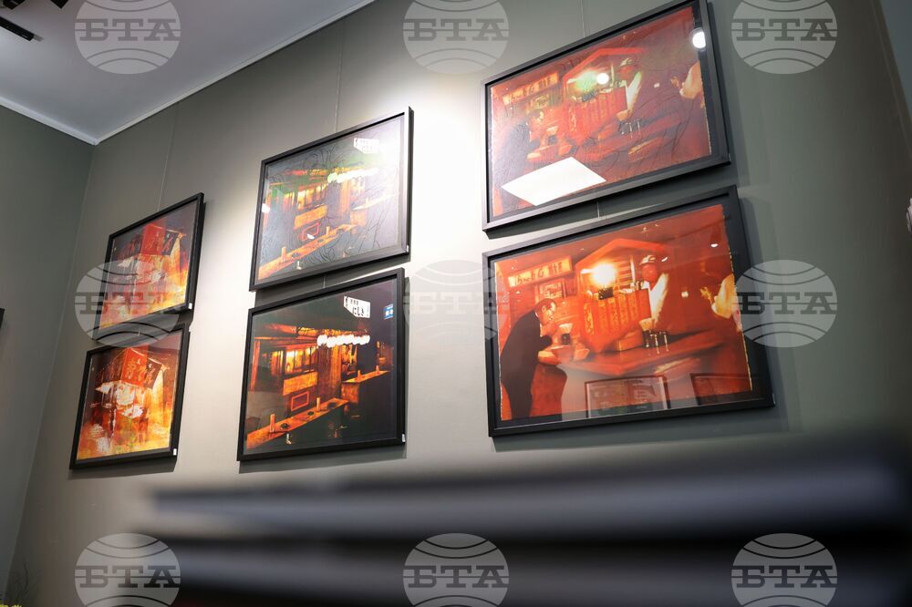 Бургас - Петър Лазаров - изложба - представяне на книга