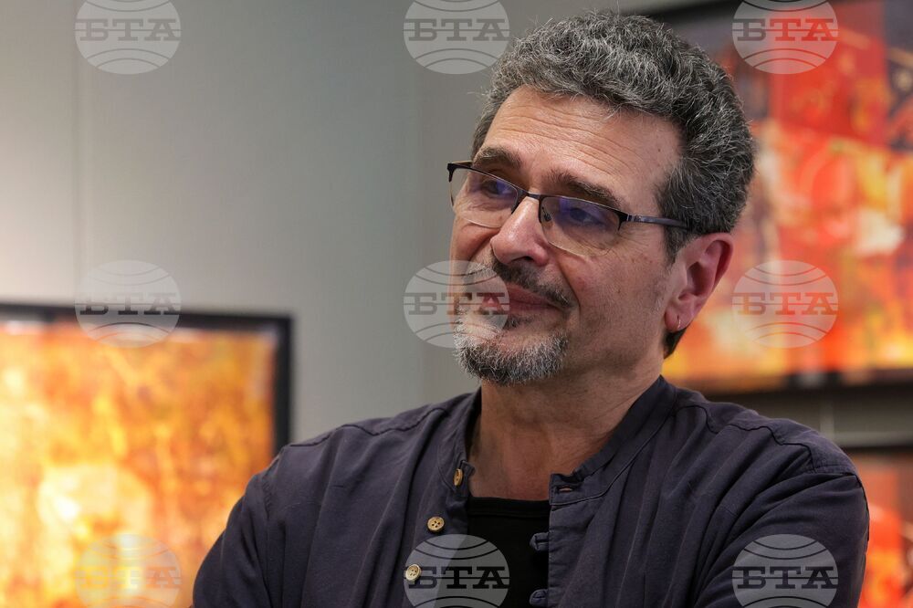 Бургас - Петър Лазаров - изложба - представяне на книга