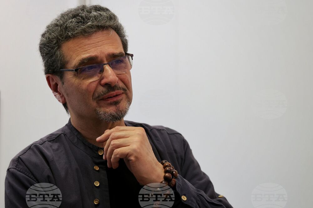 Бургас - Петър Лазаров - изложба - представяне на книга