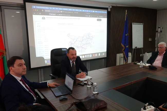 Министър Николай Найденов: От днес всеки може да получи свободно детайлна информация за ремонтите по републиканските пътища