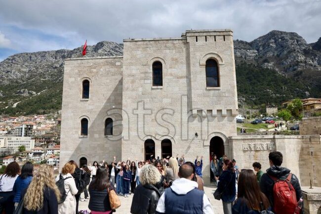 АТА: В Круя богатата история на Албания среща несравнимо гостоприемство