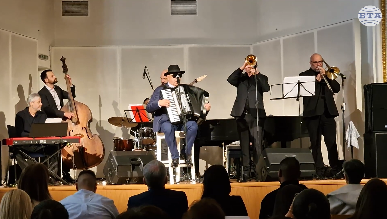 Осми април е ден на памет и достойнство, каза програмният директор в Тръста за социална алтернатива на отбелязването на Международния ден на ромите