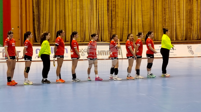 Българският национален отбор по хандбал за девойки до 17 години завърши на второ място на турнира за купата на IHF, след като надви Узбекистан