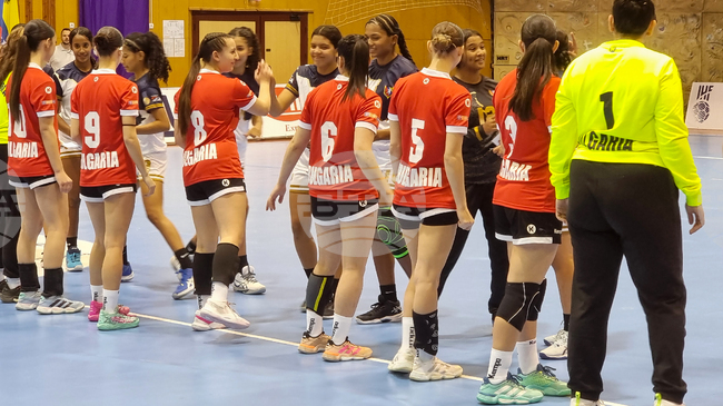 Девическият национален отбор на България по хандбал отстъпи на Канада на турнира IHF Trophy във Велико Търново