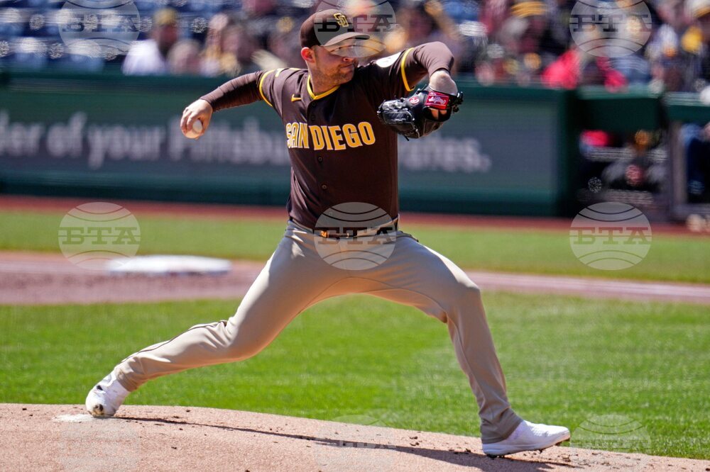 Padres Pirates Baseball