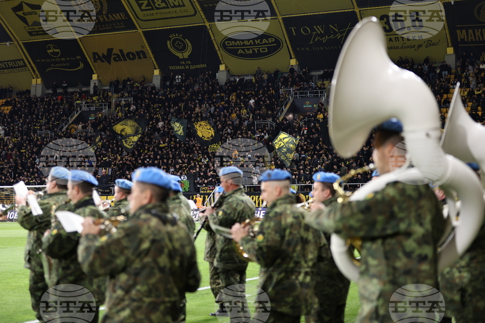 Пловдив - футбол - „Ботев“ (Пловдив) - „Локомотив“ (Пловдив)